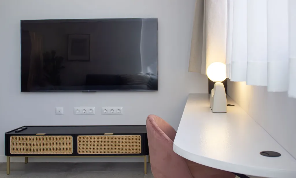 NEW Escritorio copy.webp