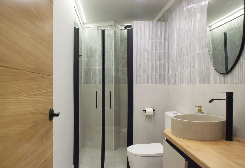 bathroom 1.webp